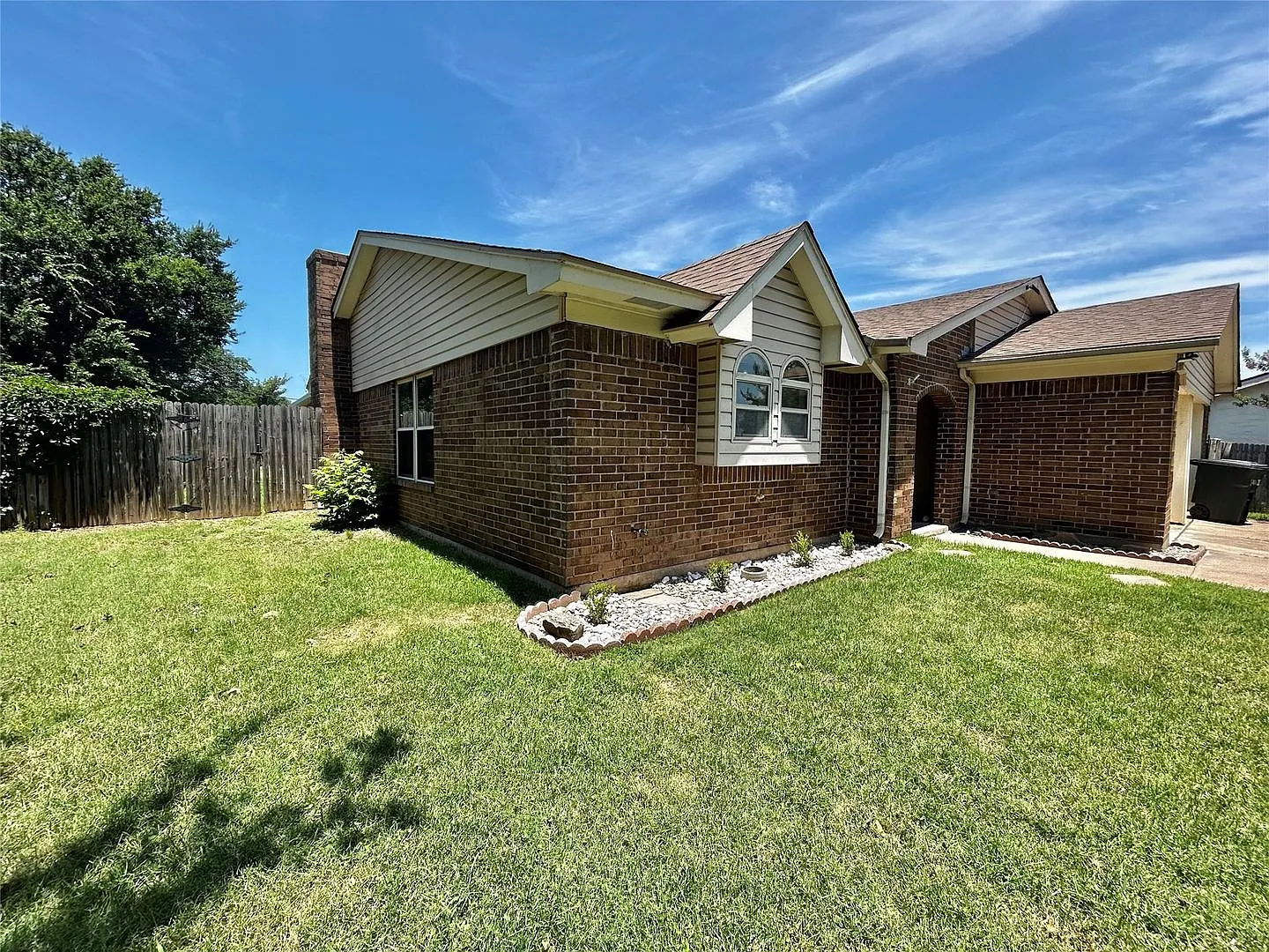 Birdville ISD Home with Bonus Room — Photo 3