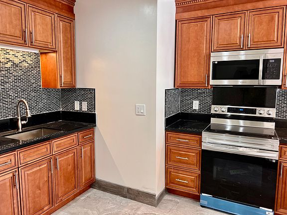5th image of 3561 J St