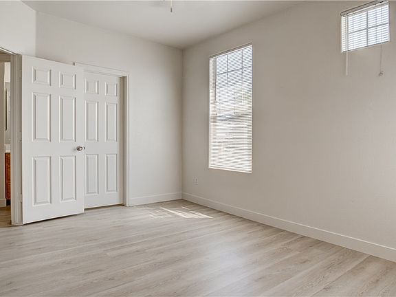 4th image of 5855 Valley Dr Unit 2097