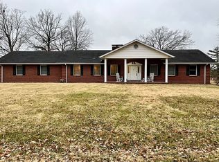 404 Orient St, Carlinville, IL 62626