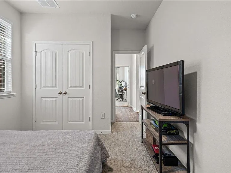209 Connor Ln — Photo 22