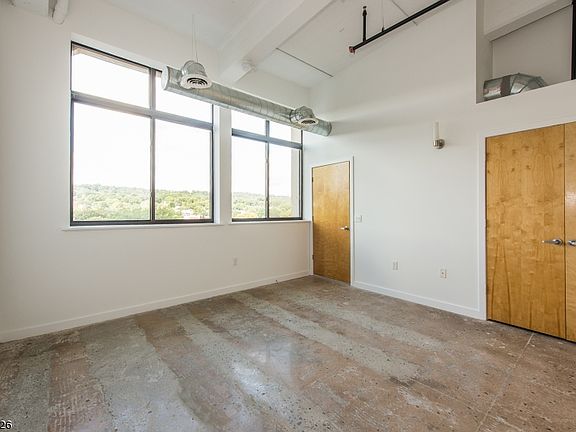 4th image of 475 S Jefferson St 601 #6A