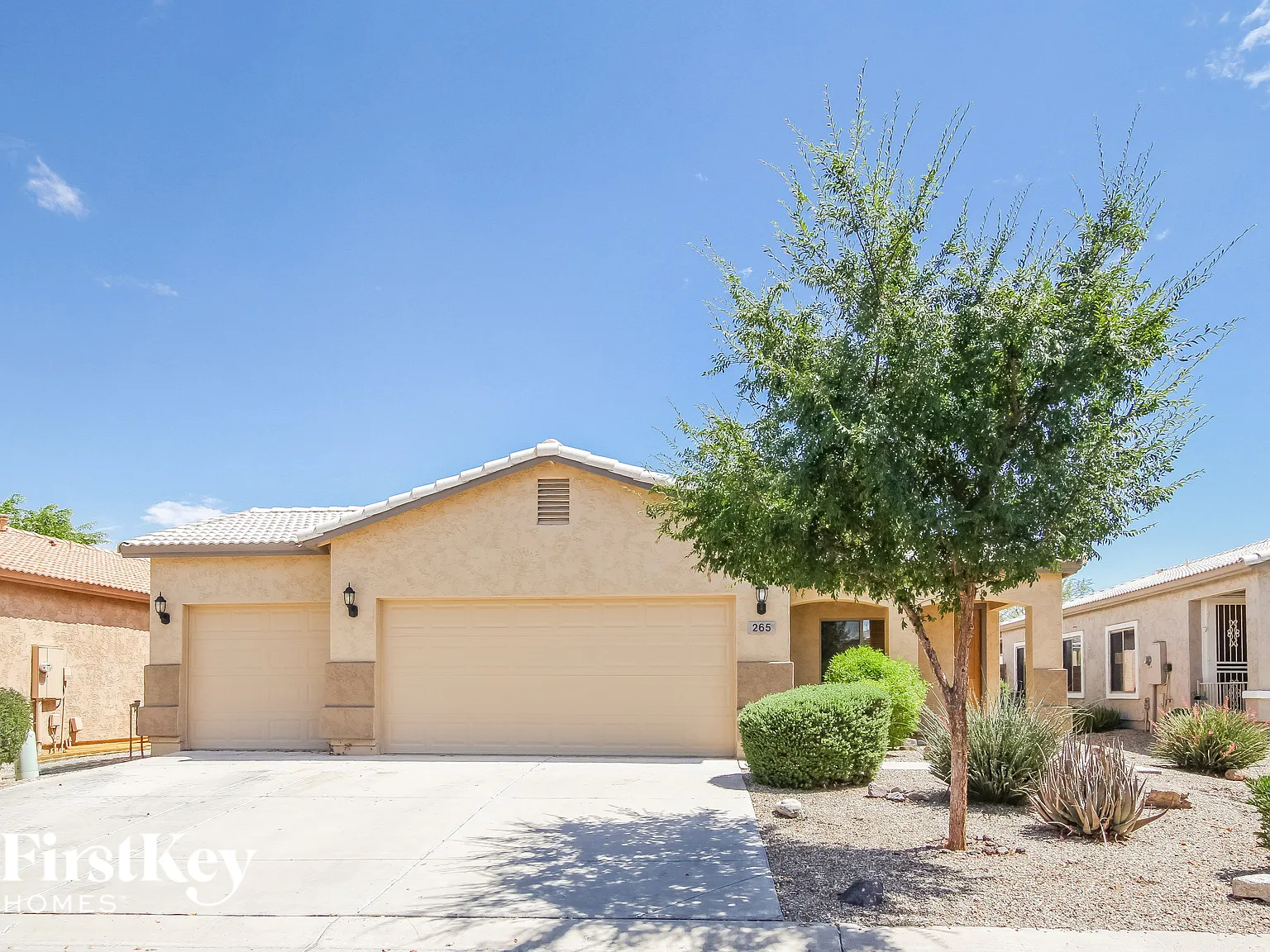 3 bed, 2.0 bath, 1631 sqft, $2,015 — Photo 2