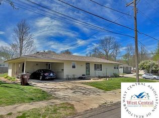 401 S 6th St, Clinton, MO 64735