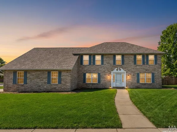 621 E Wesley Dr, O'Fallon, IL 62269