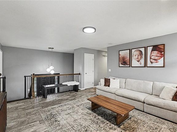 5th image of 126 S Tremont St