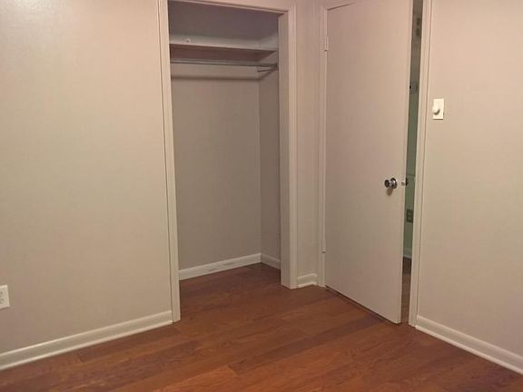 Guest Bedroom 1 Closet