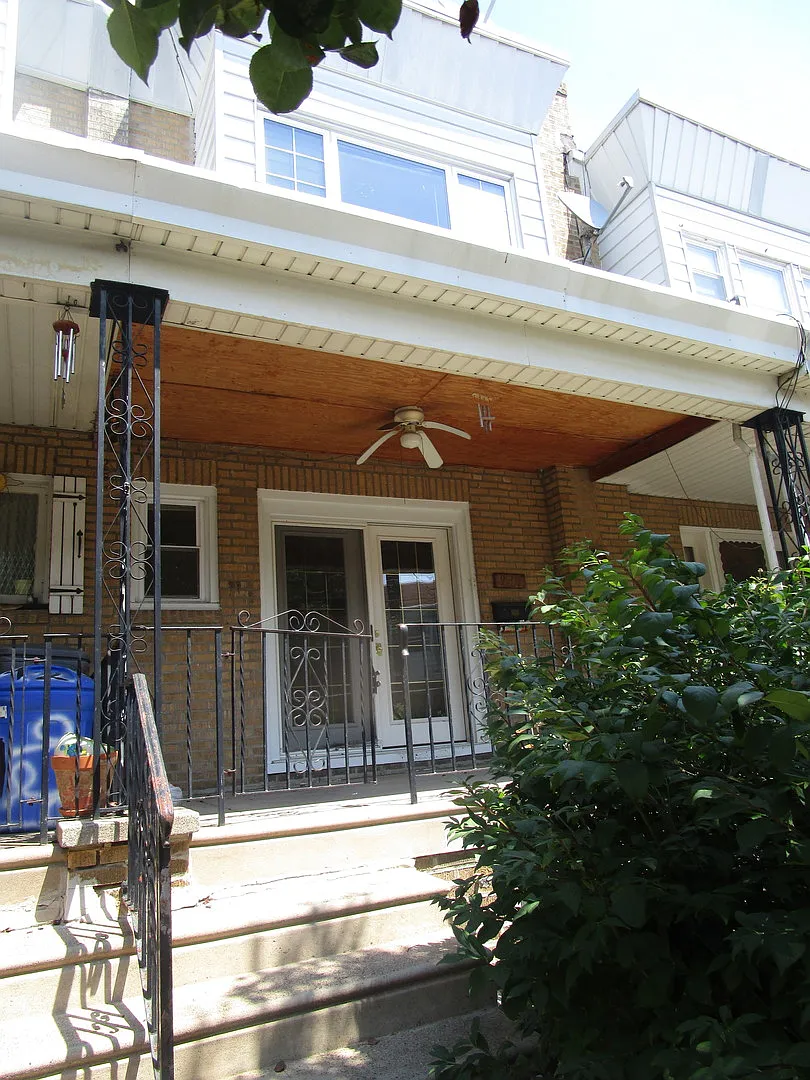 Remodeled Front Porch Home - Frankford — Photo 1