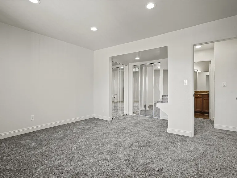 Stonehedge Apartments — Photo 16