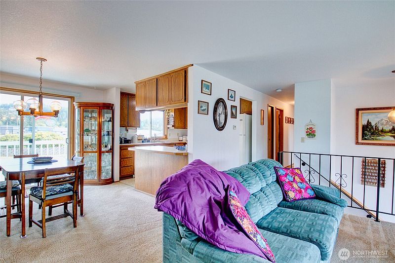 4th image of 4417 Glasgow Way