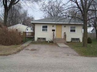 501 E Webster St, Clinton, IL 61727