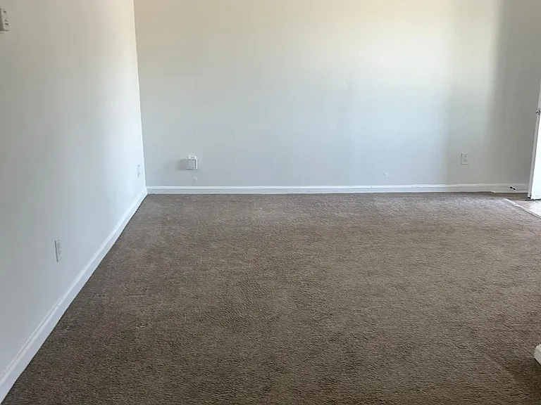 4225 Menlo Ave #6 — Photo 3