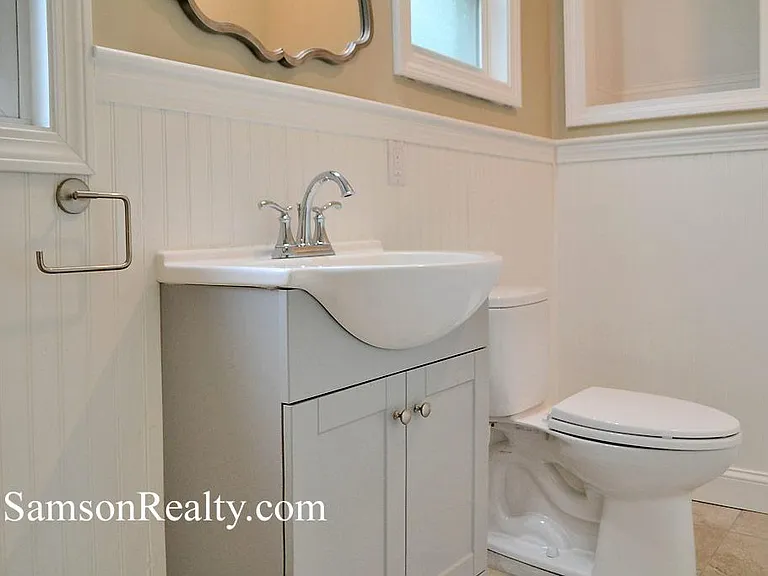 131 Benevolent St — Photo 12