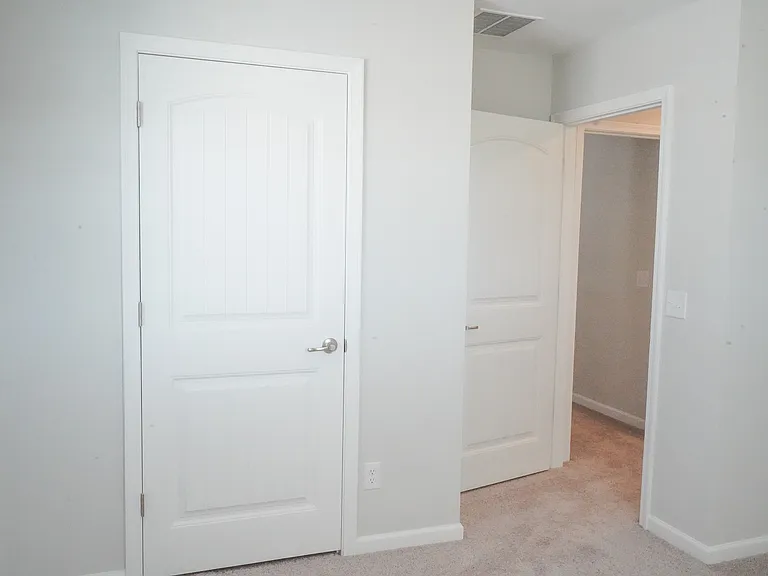 142 Brookline Dr — Photo 41