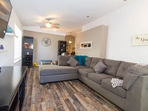 4th image of 5661 W Donner Ave