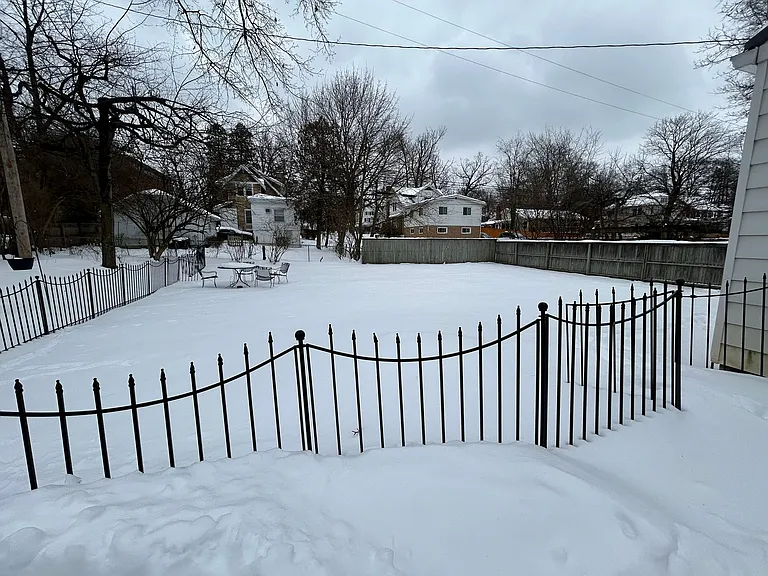 220 Ridge Ave — Photo 32
