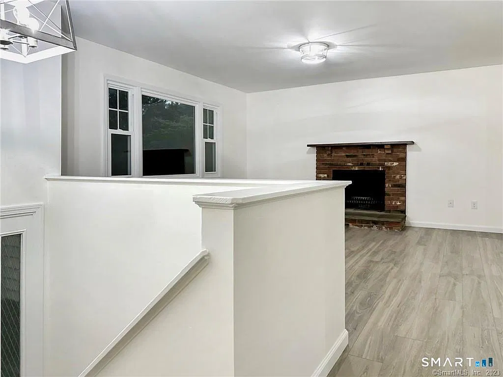 3 bed, 2.0 bath, 1660 sqft, $3,800 — Photo 3