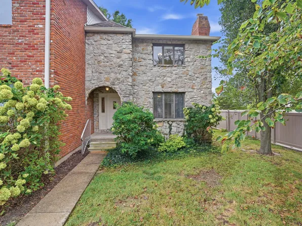 104 E Green Meadows Rd APT 22, Columbia, MO 65203