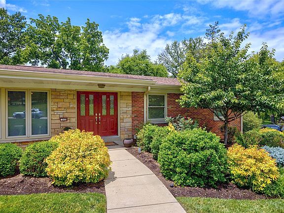 3rd image of 519 Fairways Cir