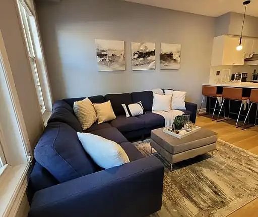 4th image of 74 A Coxwell Ave #1A