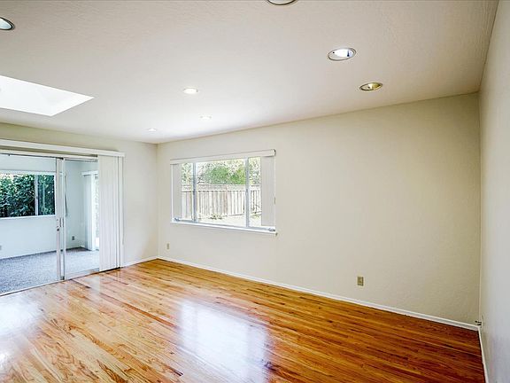 3rd image of 10264 Richwood Dr