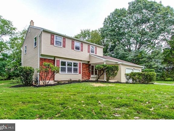 2nd image of 799 Hoover Rd
