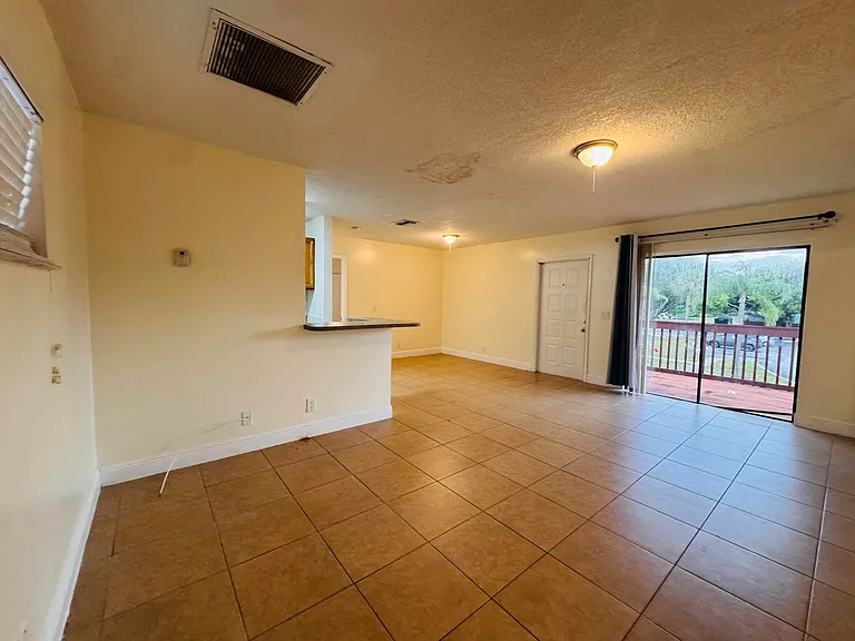 7 Crossings Cir #G — Photo 17