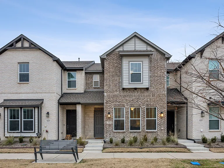 3325 Switch St — Photo 1