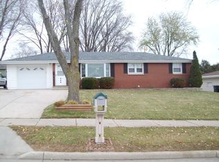 966 Cormier Rd, Green Bay, WI 54304