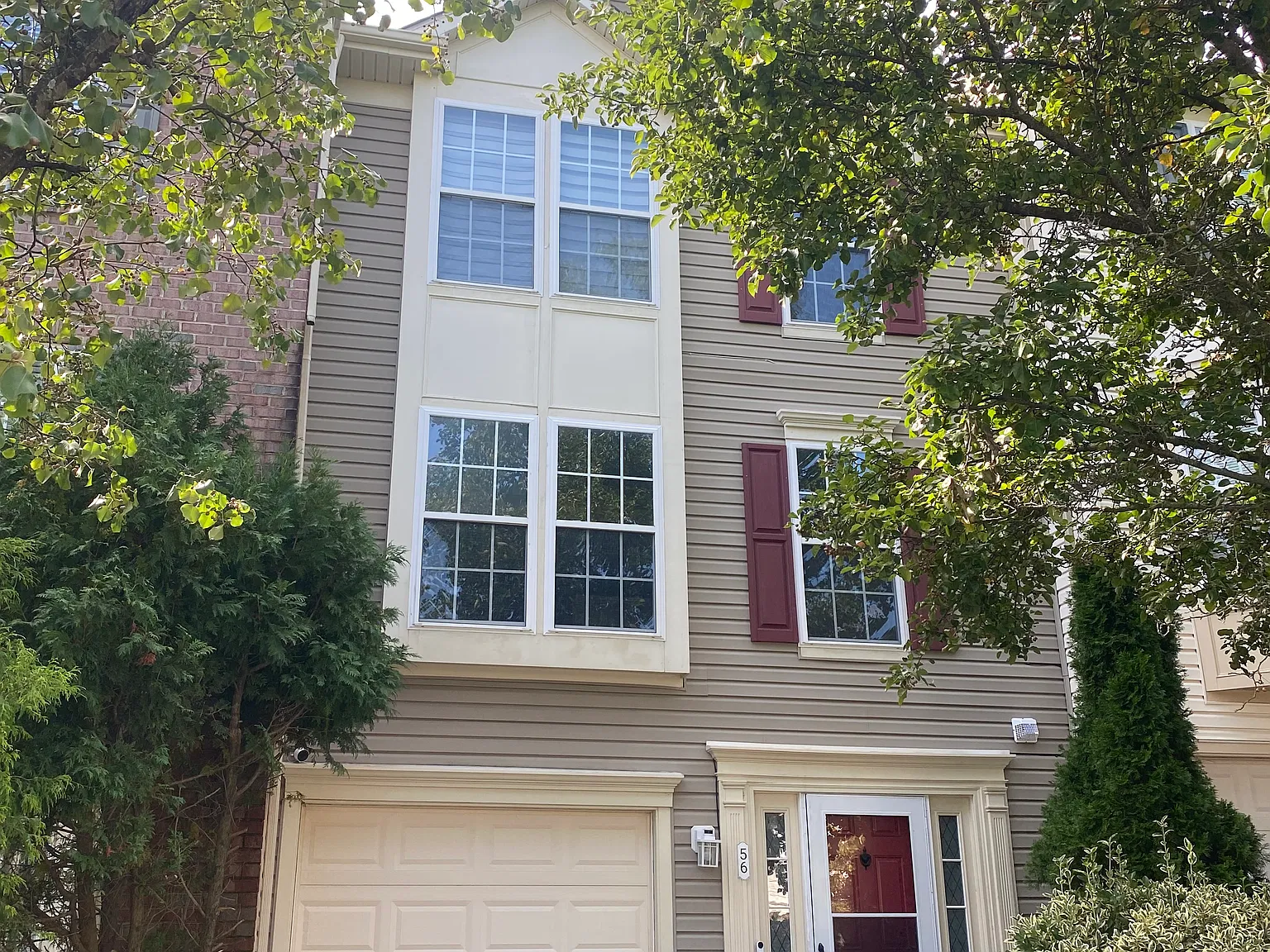 3 bed, 2.5 bath, 1518 sqft, $2,800 — Photo 1