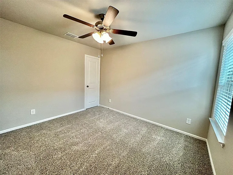 16432 Severn Ln — Photo 19