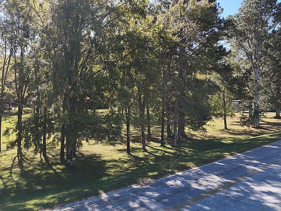 2nd image of 1014 Flatwoods Rd