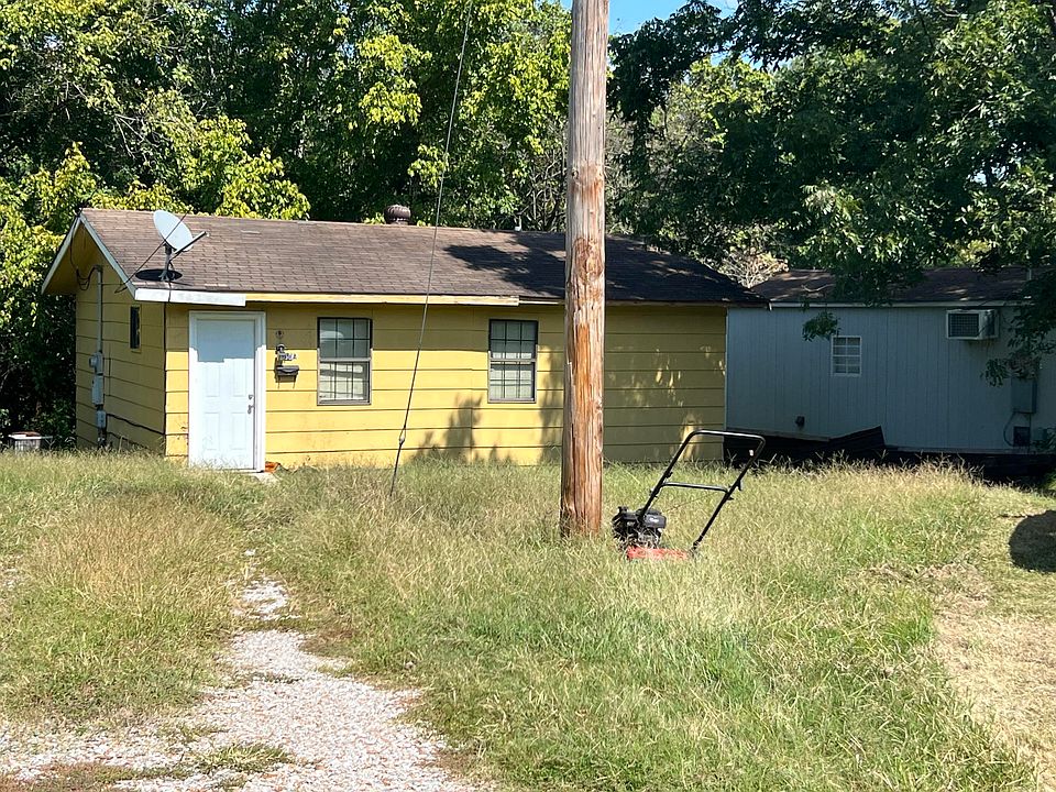 2nd image of 950A-950B Elm St