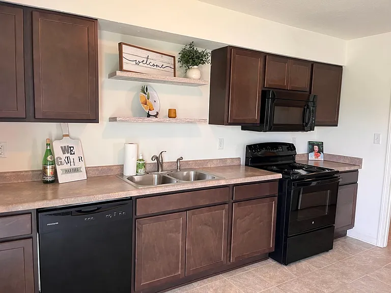7939 Wildwood Farms Ln — Photo 5