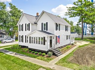 144 Robinson St, Genoa, IL 60135