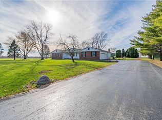 4085 N Bearsdale Rd, Decatur, IL 62526