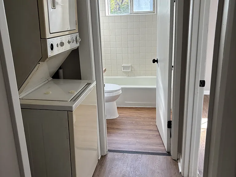 254 Lake Dr #3 — Photo 6