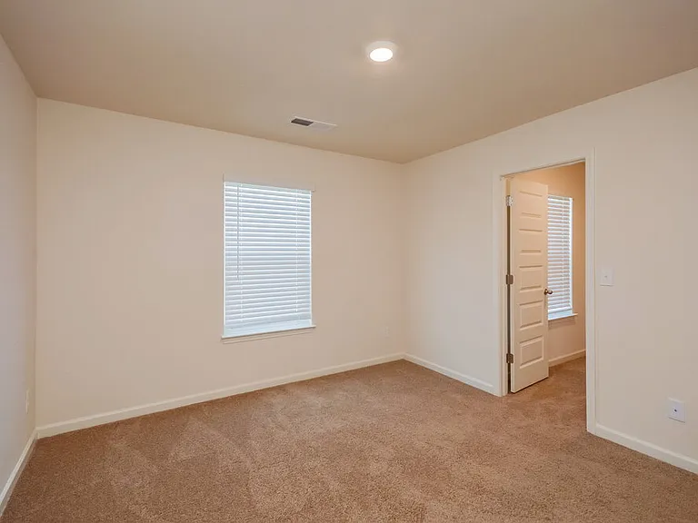 313 Emporia Loop — Photo 12