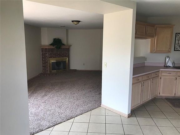 4th image of 2816 Creekview Pl