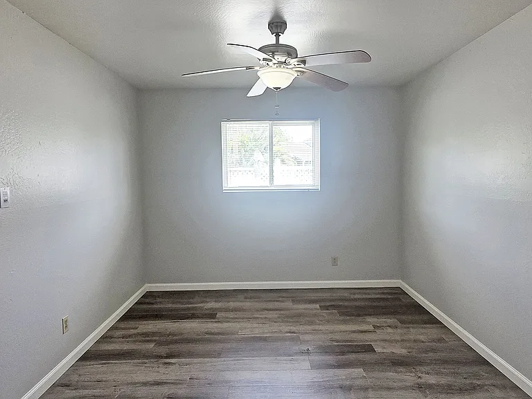3250 Wright St — Photo 14