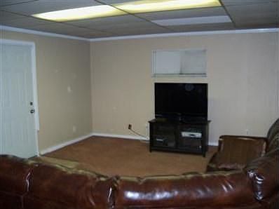 3rd image of 2900 Preston Ave