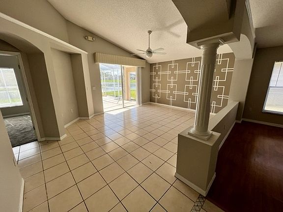 3rd image of 4642 Eagle Peak Dr