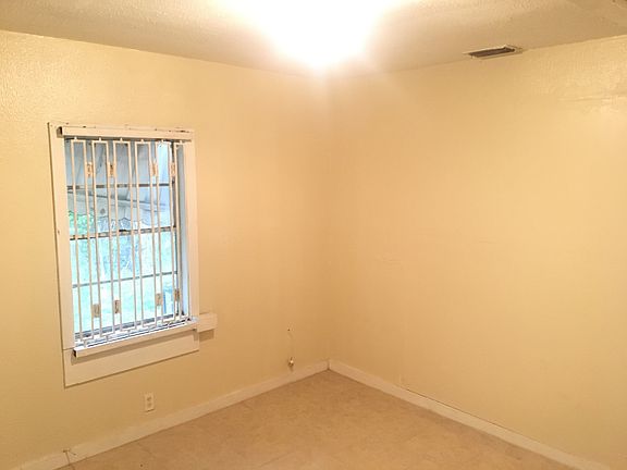 4th image of 8406 N 18th St