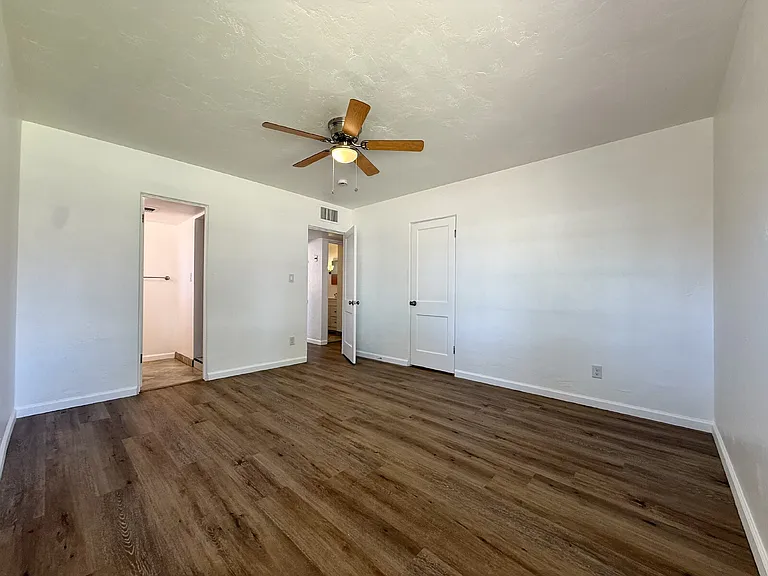 1514 W Rovey Ave — Photo 26