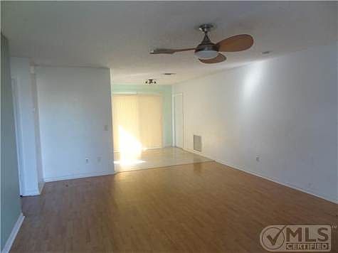 3rd image of 528 SW Ryan Ave