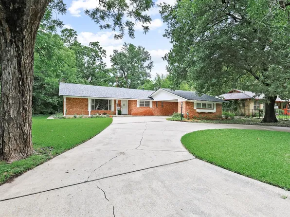 111 W Tennie St, Gainesville, TX 76240