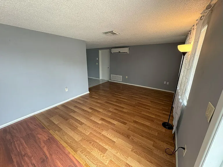 7410 Castanea Dr — Photo 5