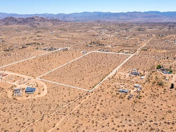 1 Aberdeen Dr, Yucca Valley, CA 92284