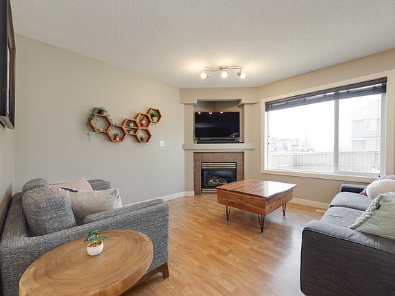 5th image of 9456 Stein Way NW