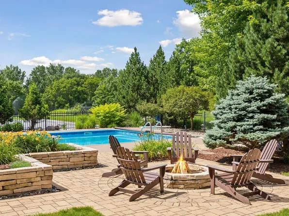 10565 Glen Eagle Pl, Woodbury, MN 55129